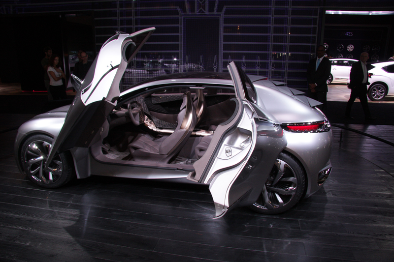 Illustration for article titled Don't Laugh, This Citroen With Insane Doors Is Actually Close To Reality
